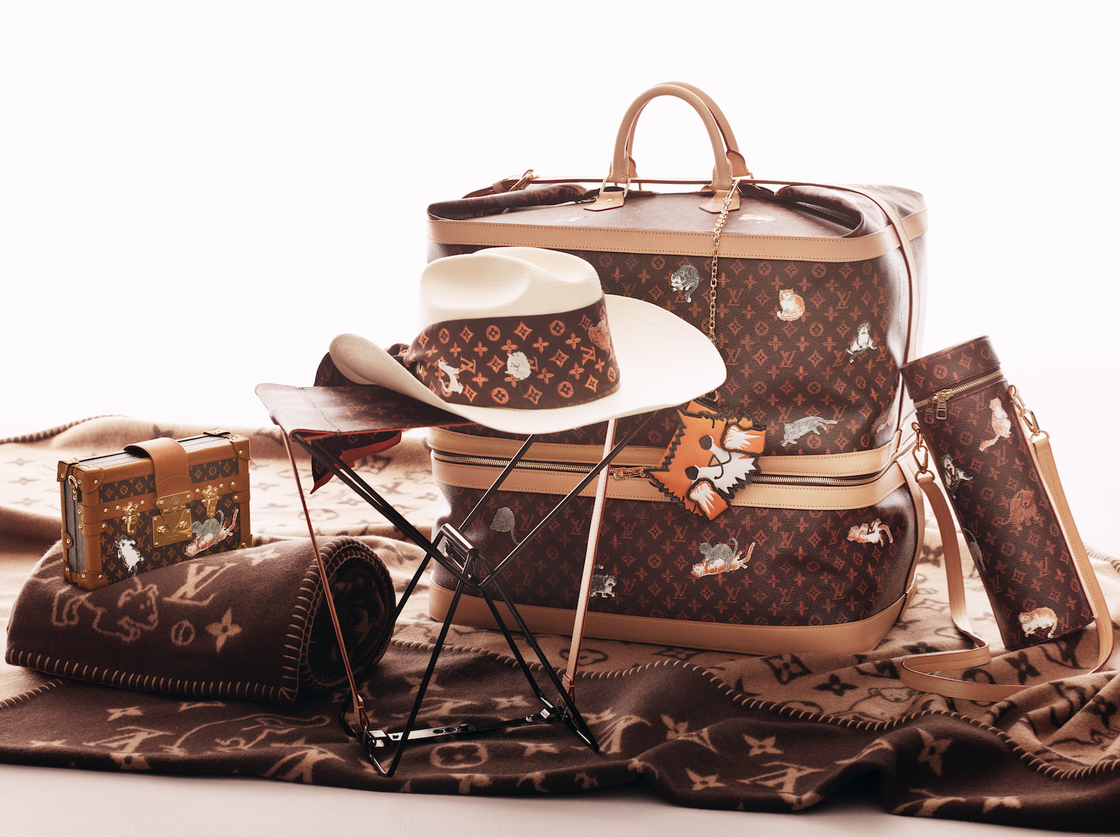 Louis Vuitton Puppies on the Travel, Champagne Frame